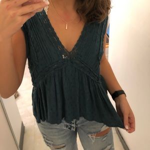 American Eagle Low V Tank